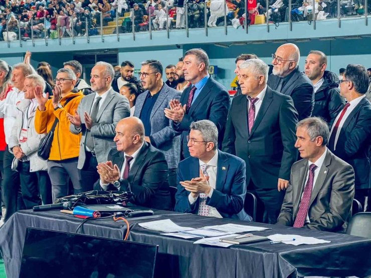 34. BOĞAZİÇİ KARATE ŞAMPİYONASI’NDA 4 BİN 500 SPORCU İSTANBUL’DA BULUŞTU