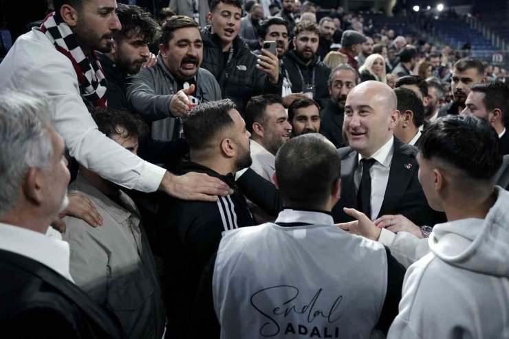HÜSEYİN YÜCEL SALONDAN AYRILDI
