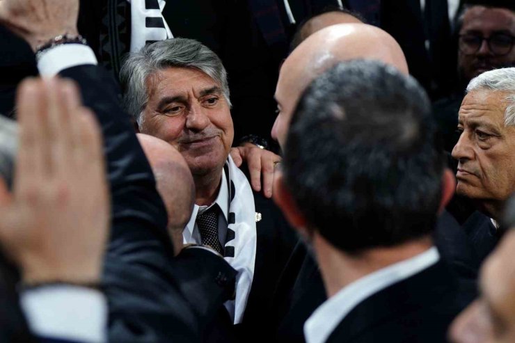 HÜSEYİN YÜCEL SALONDAN AYRILDI