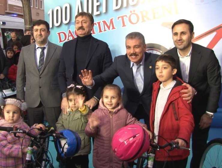 BAHÇELİEVLER BELEDİYESİ, ÇEKİLİŞLE 100 ADET BİSİKLET HEDİYE ETTİ