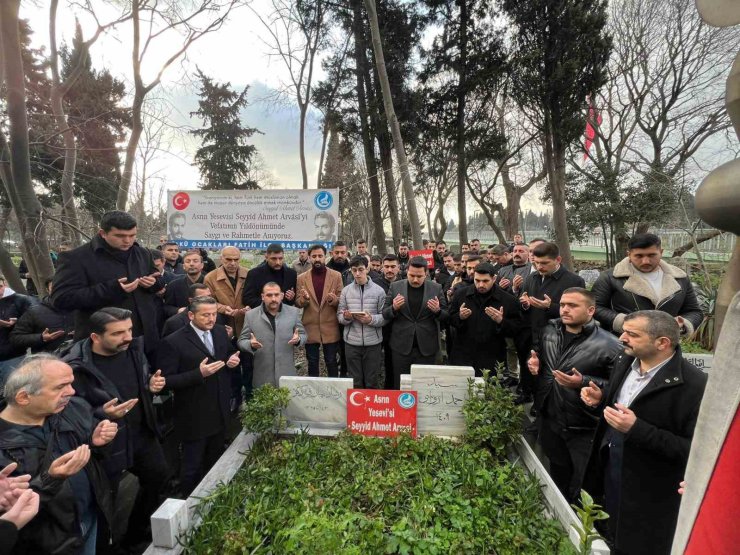 ÜLKÜCÜLER AHMET ARVASİ’Yİ DUALARLA ANDI