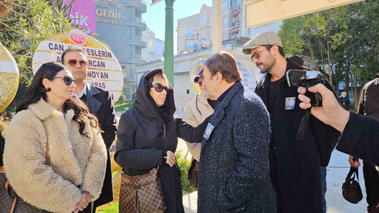 TÜRK SANAT MÜZİĞİ SANATÇISI GÖNÜL AKKOR SON YOLCULUĞUNA UĞURLANDI
