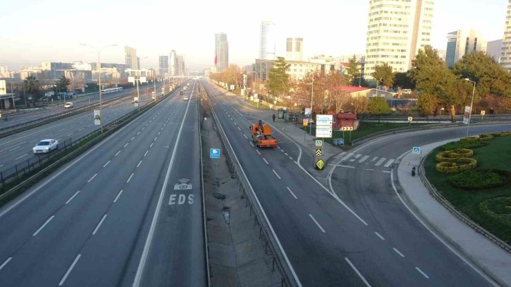 YILIN İLK GÜNÜNDE İSTANBUL’DA YOLLAR BOŞ KALDI