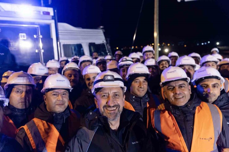TÜRK TELEKOM CEO’SU ÜMİT ÖNAL: “FİBERİN HIZINI TÜRKİYE’NİN HER KÖŞESİNE TAŞIYORUZ”