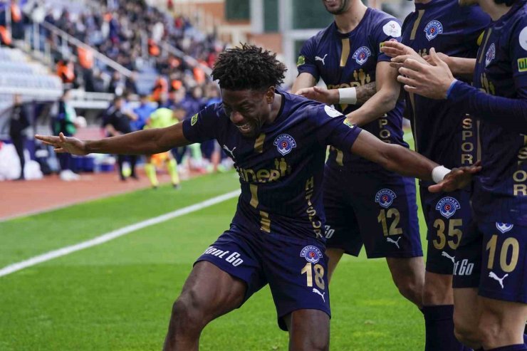 TRENDYOL SÜPER LİG: KASIMPAŞA: 2 - GAZİANTEP FK: 1 (İLK YARI)