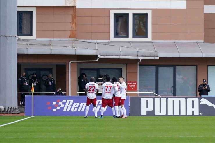 TRENDYOL SÜPER LİG: KASIMPAŞA: 2 - GAZİANTEP FK: 1 (İLK YARI)