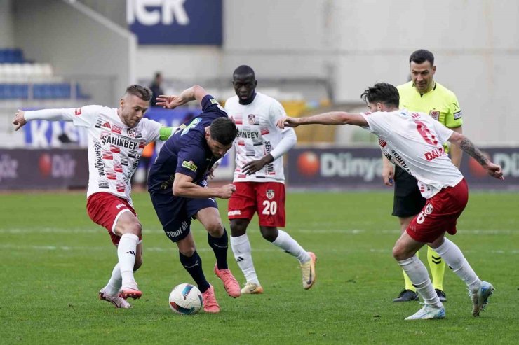 TRENDYOL SÜPER LİG: KASIMPAŞA: 2 - GAZİANTEP FK: 2 (MAÇ SONUCU)