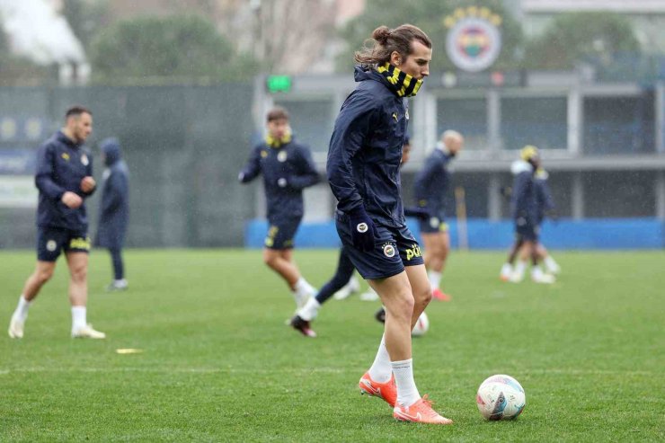 FENERBAHÇE, ADANA DEMİRSPOR MAÇI HAZIRLIKLARINA DEVAM ETTİ