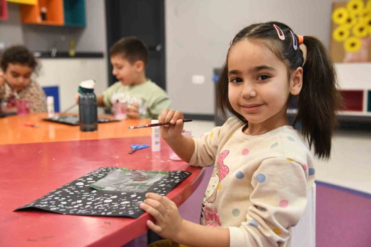 YARIYIL TATİLİNDE EĞLENCENİN ADRESİ KADIKÖY
