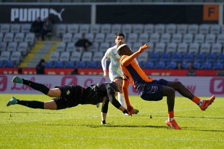 TRENDYOL SÜPER LİG: BAŞAKŞEHİR: 1 - ÇAYKUR RİZESPOR: 0 (İLK YARI)