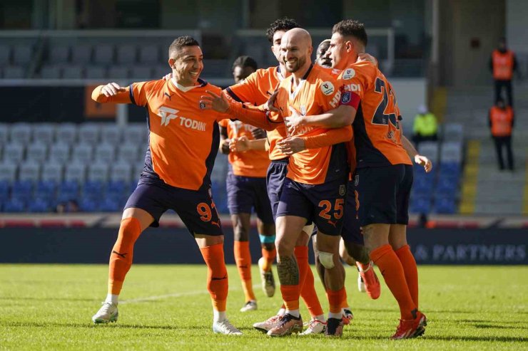 TRENDYOL SÜPER LİG: BAŞAKŞEHİR: 1 - ÇAYKUR RİZESPOR: 0 (İLK YARI)