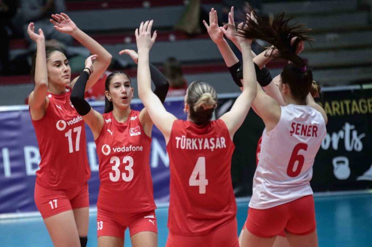 U16 KIZ VOLEYBOL MİLLİ TAKIMI, AVRUPA ŞAMPİYONASI FİNALLERİNDE