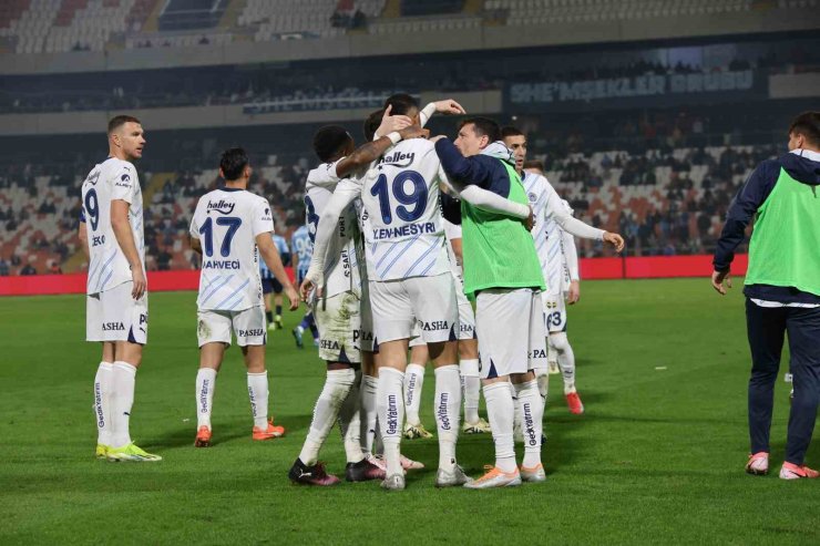 FENERBAHÇE, ADANA’DA GOLCÜLERİYLE GÜLDÜ