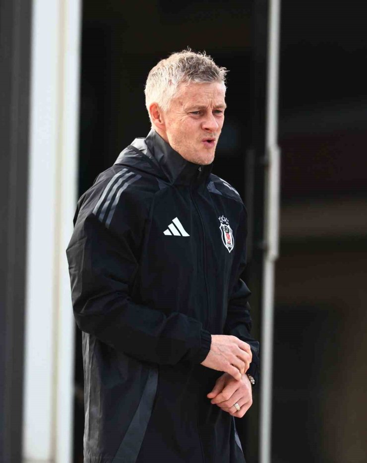 BEŞİKTAŞ’TA OLE GUNNAR SOLSKJAER, İLK ANTRENMANINA ÇIKTI