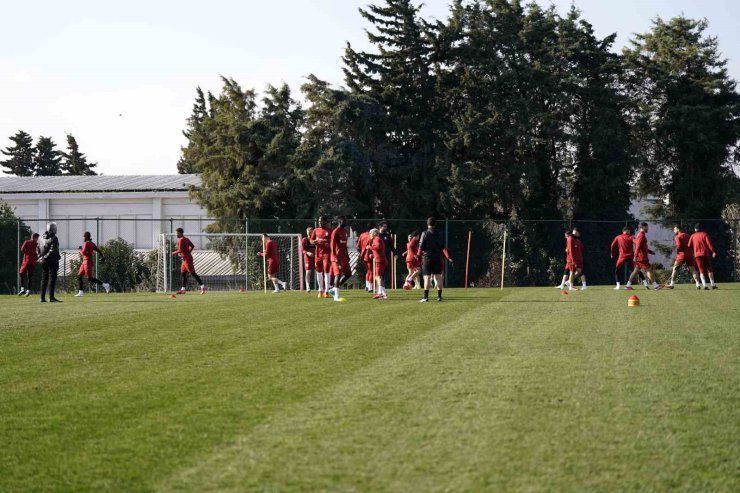 GALATASARAY, DİNAMO KİEV MAÇI HAZIRLIKLARINI TAMAMLADI