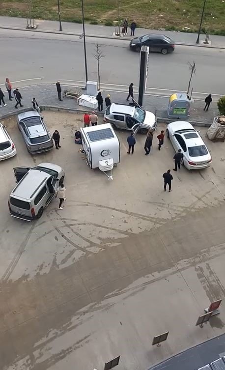 SİLİVRİ’DE KONTROLDEN ÇIKAN ARAÇ OTOPARKA DÜŞTÜ: 1 YARALI