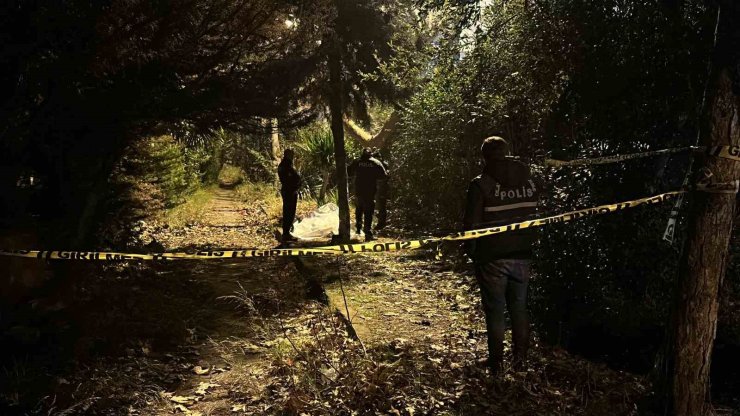 MALTEPE’DE ŞÜPHELİ ÖLÜM: 33 YAŞINDAKİ ŞAHIS YOL KENARINDA ÖLÜ BULUNDU