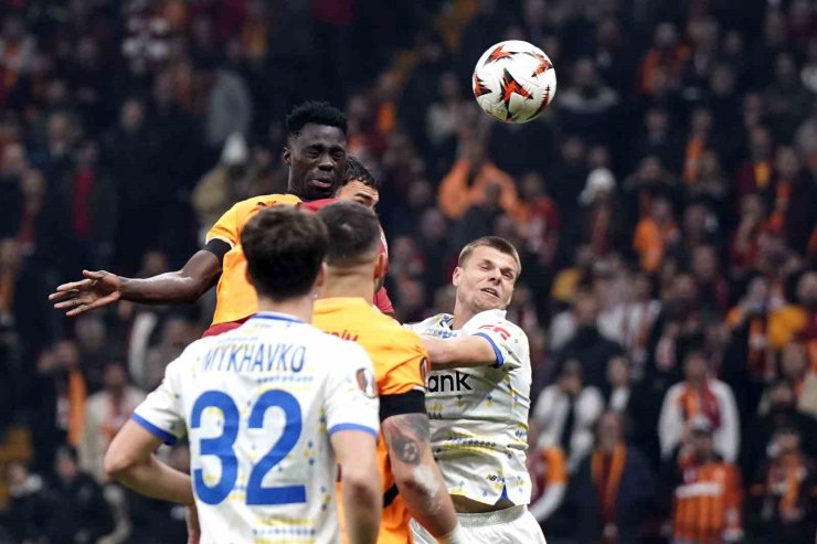 UEFA AVRUPA LİGİ: GALATASARAY: 2 - DİNAMO KİEV: 1 (İLK YARI)