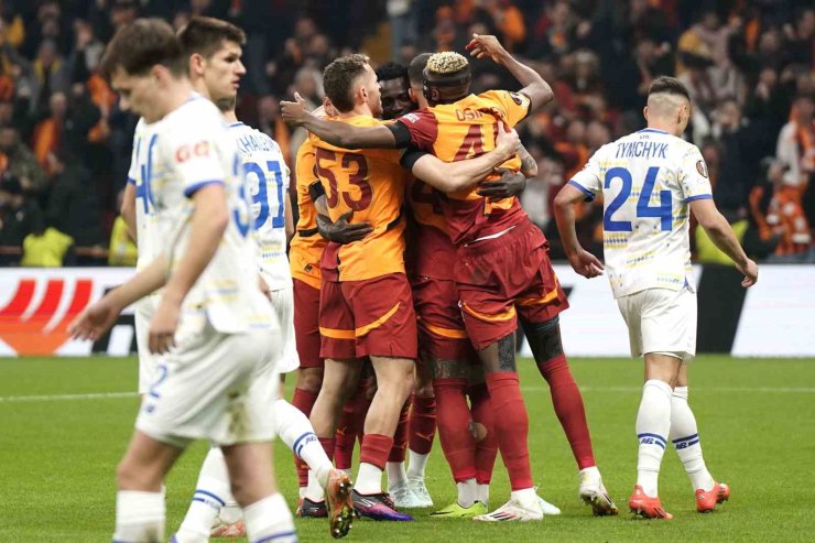 UEFA AVRUPA LİGİ: GALATASARAY: 2 - DİNAMO KİEV: 1 (İLK YARI)