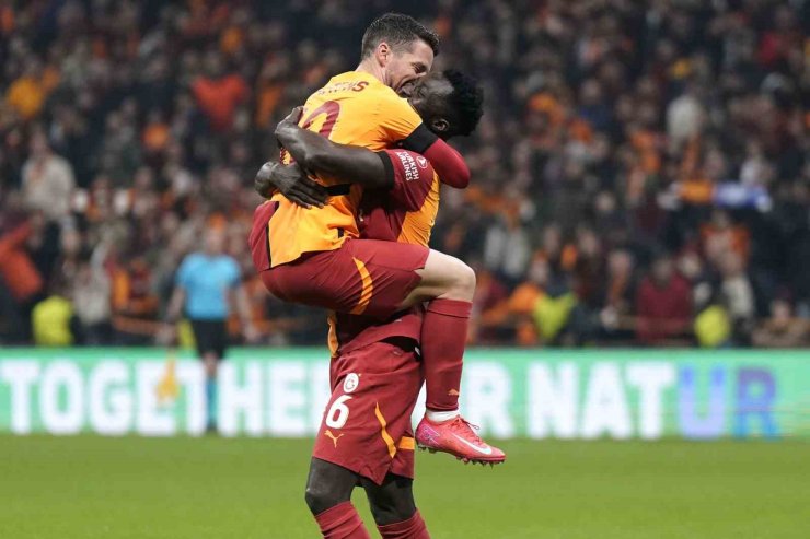 UEFA AVRUPA LİGİ: GALATASARAY: 2 - DİNAMO KİEV: 1 (İLK YARI)