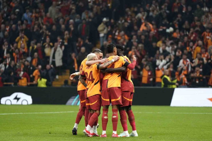 UEFA AVRUPA LİGİ: GALATASARAY: 2 - DİNAMO KİEV: 1 (İLK YARI)