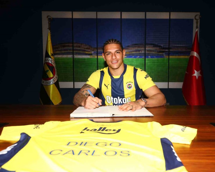 FENERBAHÇE, DİEGO CARLOS’U KADROSUNA KATTI