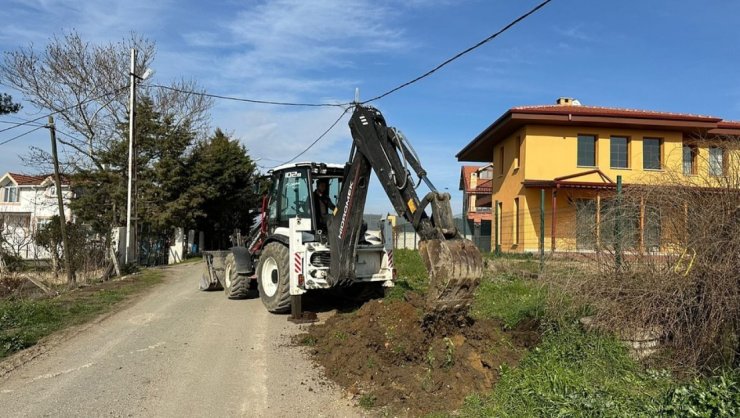 SİLİVRİ’DE ALTYAPI VE YOL ÇALIŞMALARI HIZ KESMEDEN DEVAM EDİYOR