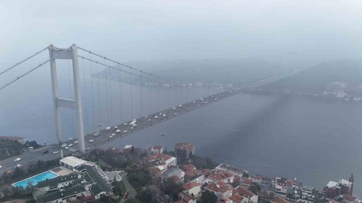 İSTANBUL’DA İKİ YAKA ARASINDA SİS ETKİLİ OLDU