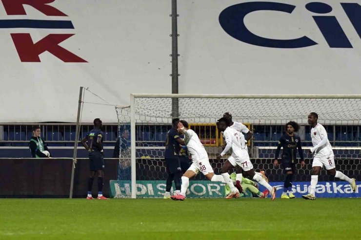 TRENDYOL SÜPER LİG: KASIMPAŞA: 2 - ATAKAŞ HATAYSPOR: 3 (İLK YARI)