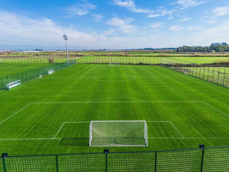 CORENDON FOOTBALL CENTER, TAKIMLARA VE TURNUVALARA KAPILARINI AÇTI