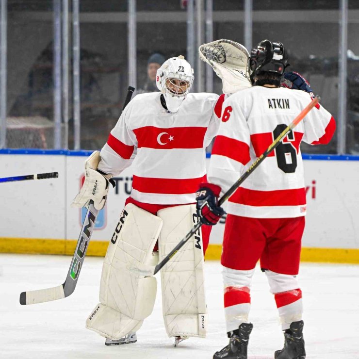 IIHF 20 YAŞ ALTI ERKEKLER DÜNYA ŞAMPİYONASI: TÜRKİYE: 9 - BOSNA HERSEK: 1