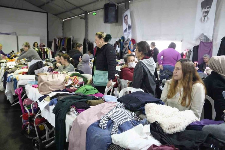 KARTALLI KADINLARDAN SIFIR ATIK VE DAYANIŞMA HAMLESİ