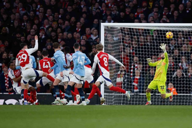ARSENAL’DAN, MANCHESTER CİTY’E FARKLI TARİFE: 5-1