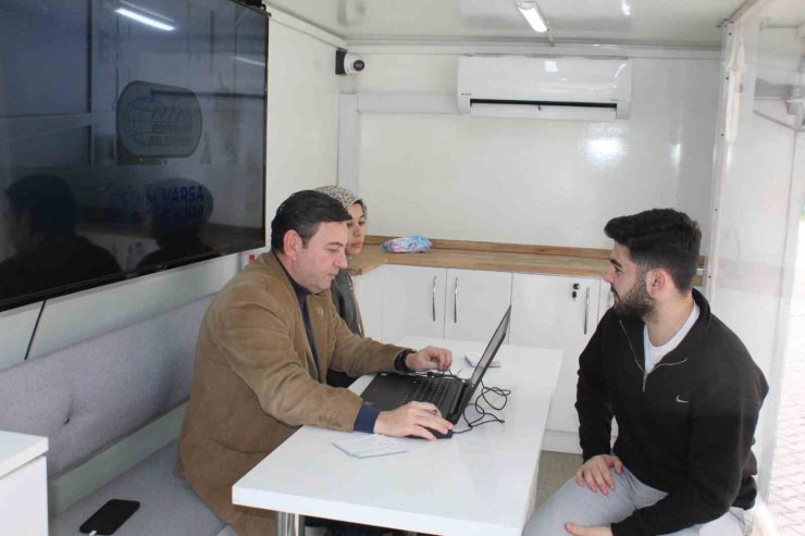 ESENYURT’TA MOBİL İSTİHDAM ARAÇLARI MAHALLELERDE HİZMETE BAŞLADI