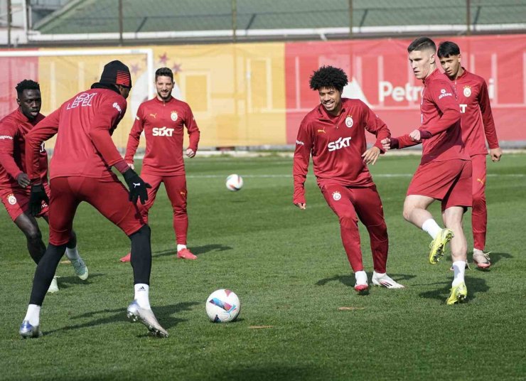GALATASARAY, GAZİANTEP FK MAÇI HAZIRLIKLARINI TAMAMLADI