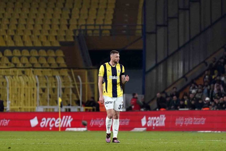 TRENDYOL SÜPER LİG: FENERBAHÇE: 1 - ÇAYKUR RİZESPOR: 2 (İLK YARI)