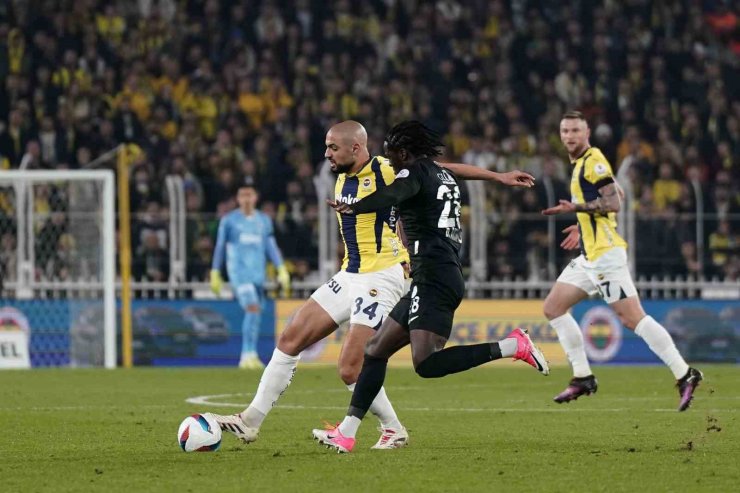 TRENDYOL SÜPER LİG: FENERBAHÇE: 1 - ÇAYKUR RİZESPOR: 2 (İLK YARI)