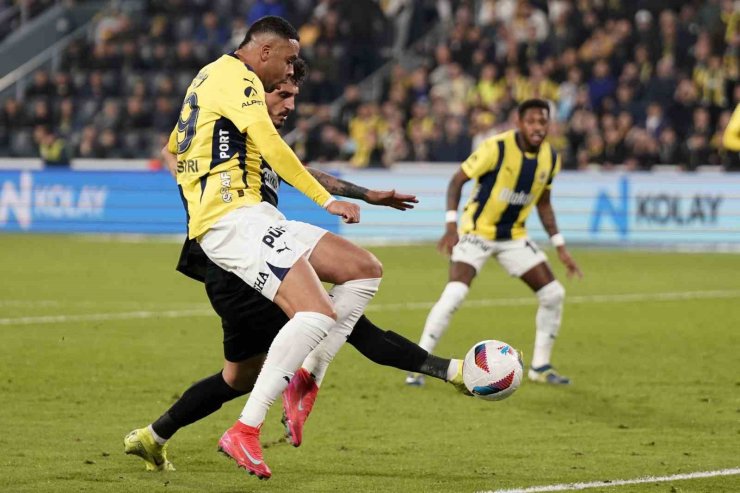 TRENDYOL SÜPER LİG: FENERBAHÇE: 1 - ÇAYKUR RİZESPOR: 2 (İLK YARI)