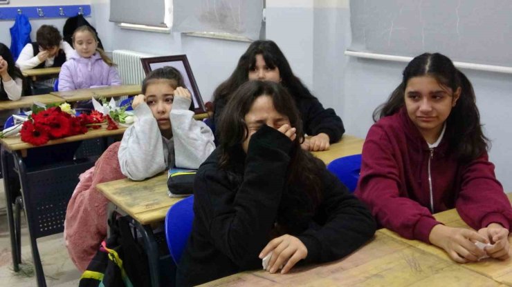 BOLU’DAKİ OTEL YANGININDA HAYATINI KAYBEDEN MİNA AKİŞLİ OKULUNDA ANILDI