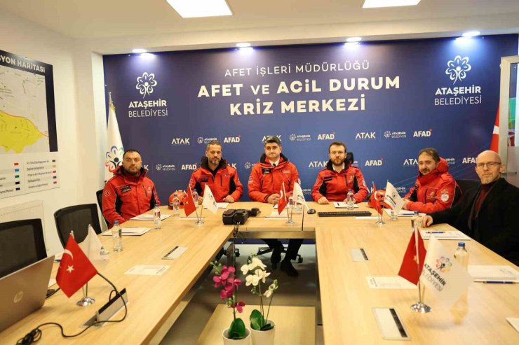 BAŞKAN ADIGÜZEL: "DEPREMİ SİYASİ BİR TARTIŞMA MALZEMESİ OLARAK GÖRMEMEK GEREKİR"