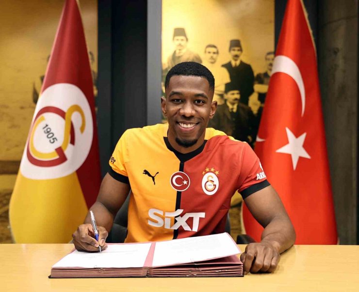 GALATASARAY, CARLOS CUESTA’YI RENKLERİNE BAĞLADI