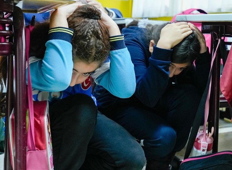 6 ŞUBAT’IN YIL DÖNÜMÜNDE GAZİOSMANPAŞA’DA DEPREM TATBİKATI