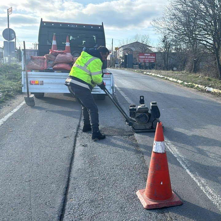 SİLİVRİ BELEDİYESİ YOL VE ALTYAPI İYİLEŞTİRME ÇALIŞMALARINA DEVAM EDİYOR
