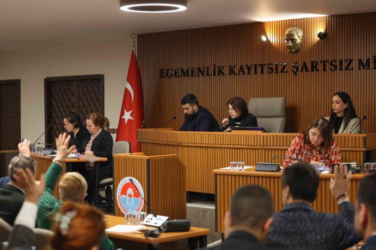 BAŞKAN KÖYMEN, SÜREYYA PLAJI’NDAKİ ALIŞVERİŞ MERKEZİYLE İLGİLİ SON SÜRECİ PAYLAŞTI