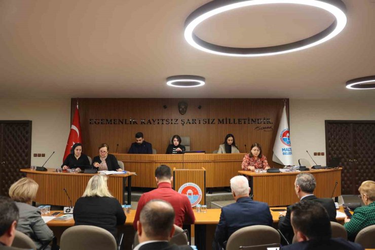 BAŞKAN KÖYMEN, SÜREYYA PLAJI’NDAKİ ALIŞVERİŞ MERKEZİYLE İLGİLİ SON SÜRECİ PAYLAŞTI