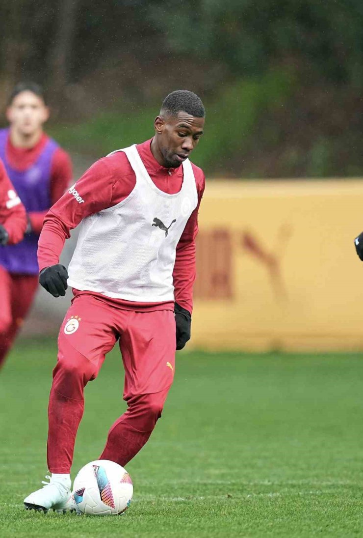 GALATASARAY, ADANA DEMİRSPOR MAÇI HAZIRLIKLARINA BAŞLADI