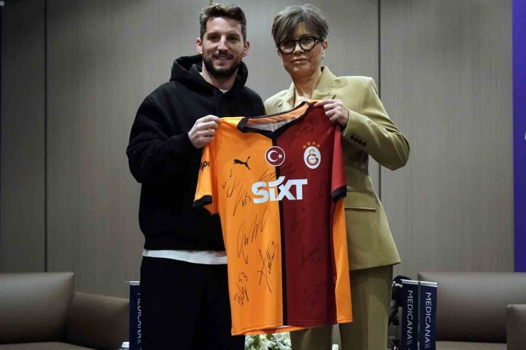 DRİES MERTENS İLE BERKAN KUTLU, ’BİZ BİRLİKTE GÜÇLÜYÜZ’ ETKİNLİĞİNE KATILDI