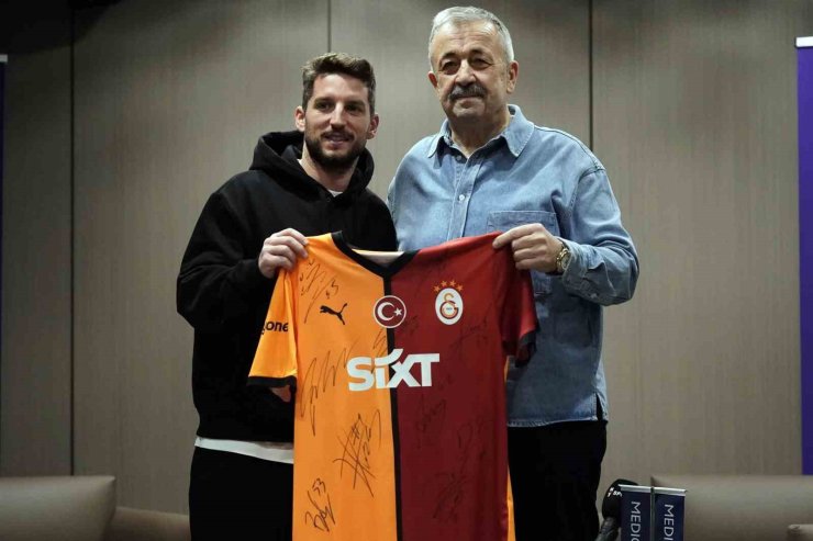 DRİES MERTENS İLE BERKAN KUTLU, ’BİZ BİRLİKTE GÜÇLÜYÜZ’ ETKİNLİĞİNE KATILDI