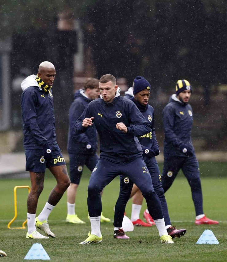 FENERBAHÇE, CORENDON ALANYASPOR MAÇI HAZIRLIKLARINI TAMAMLADI