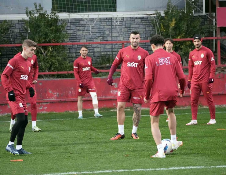 GALATASARAY, ADANA DEMİRSPOR MAÇI HAZIRLIKLARINI TAMAMLADI